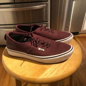 Vans maroon woman’s size 7 sneakers